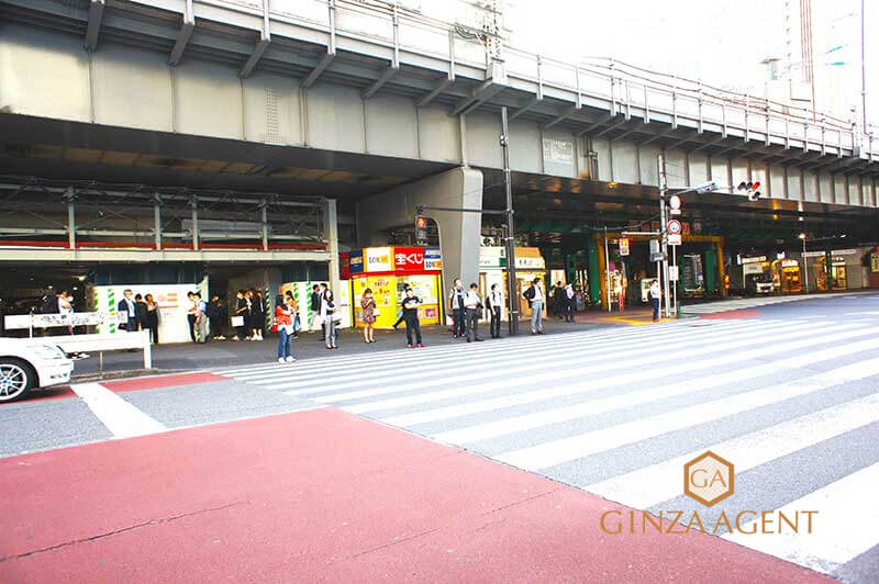 6月8日16時・夜の銀座・高級クラブ営業中【新橋駅の銀座口】